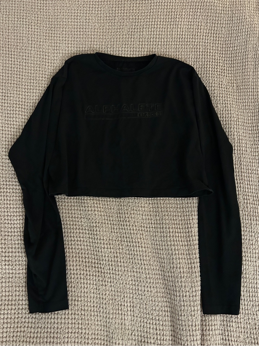 Alphalete Black Long Sleeve Cropped Relaxed Fit Gym Tee